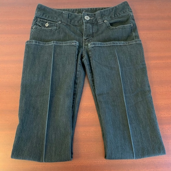 EUC Guess Jeans Doheny Bootcut - Picture 2 of 7
